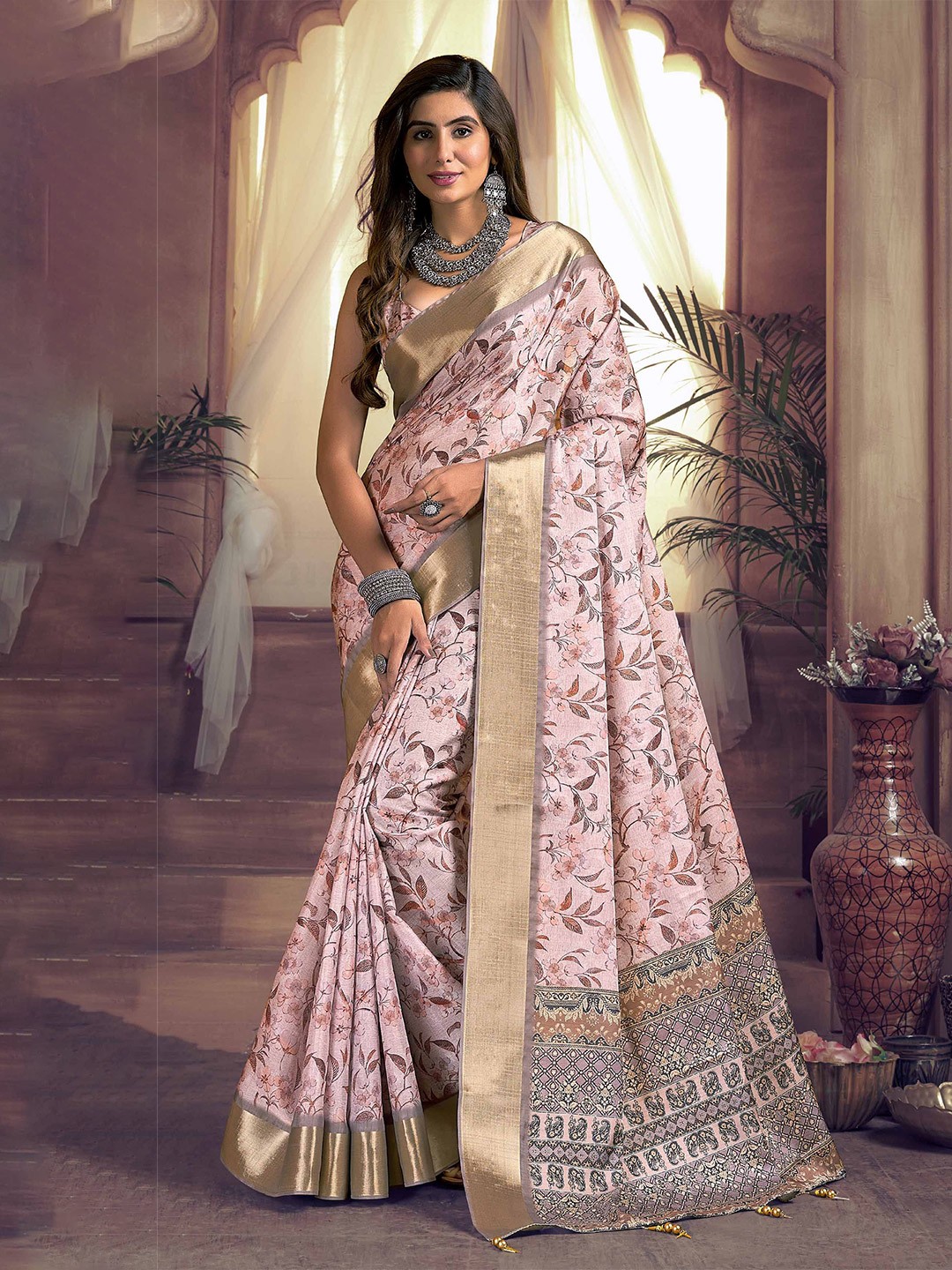

Panzora Zari Floral Tussar Saree, Pink