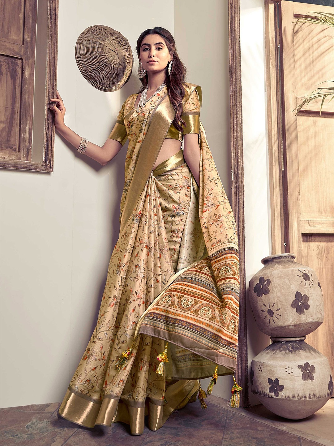 

Panzora Floral Zari Tussar Saree, Beige