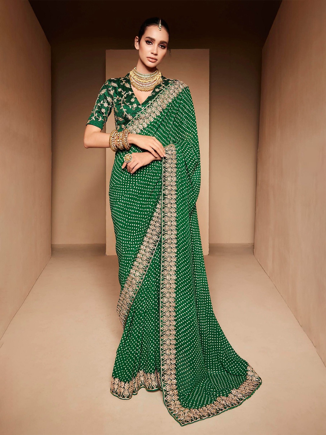 Panzora Bandhani Embroidered Bandhani Saree, Green