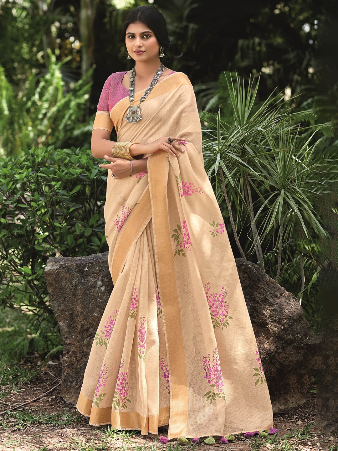 

Panzora Floral Printed Zari Saree With Blouse Piece, Pink
