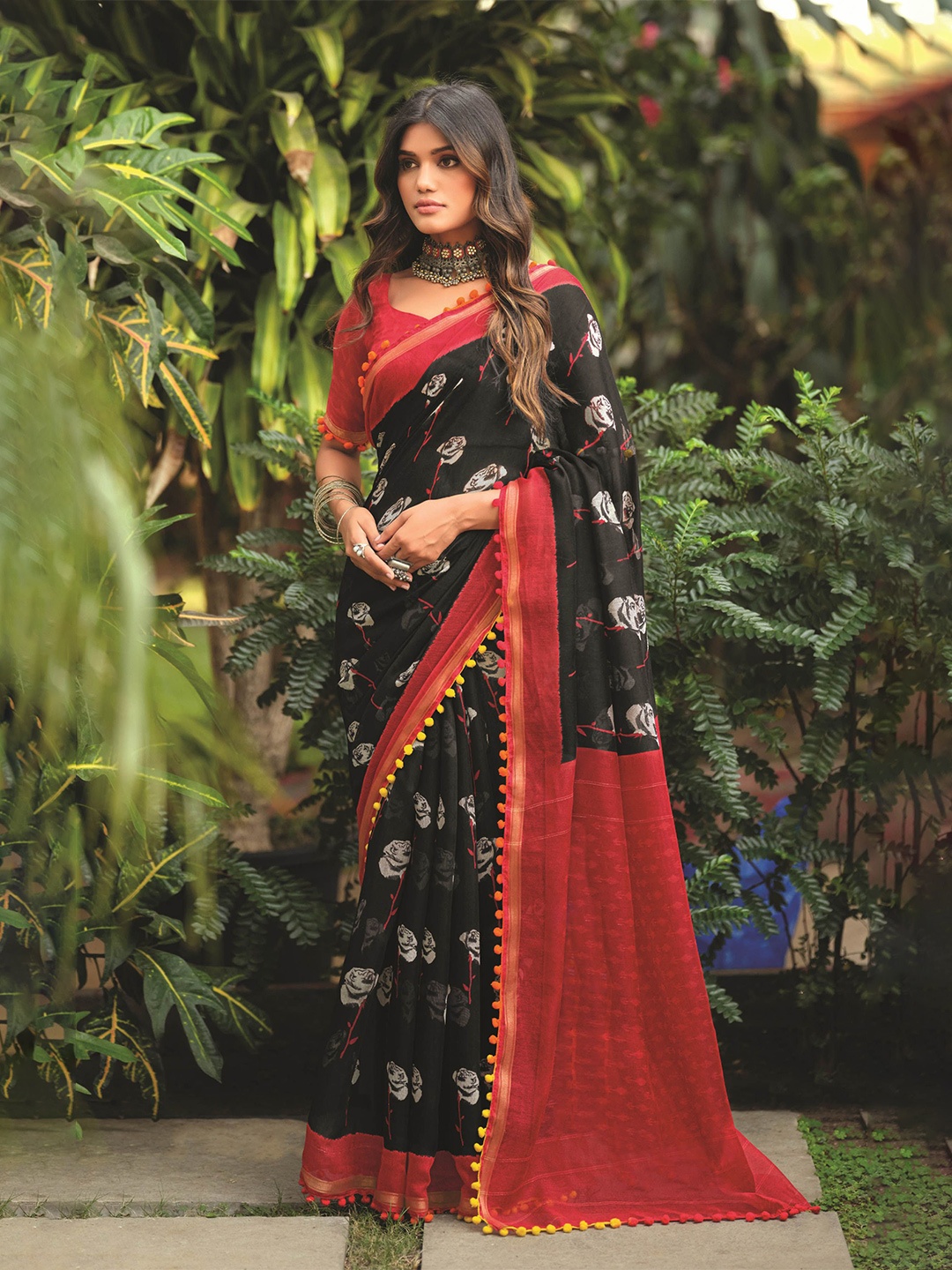 

Panzora Floral Saree, Black