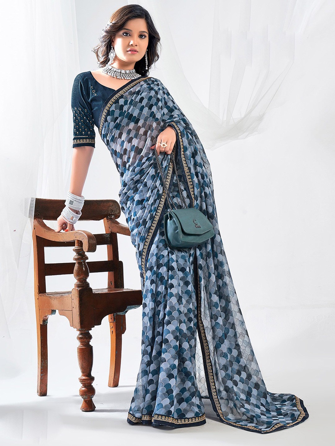 

Panzora Embroidered Saree, Turquoise blue