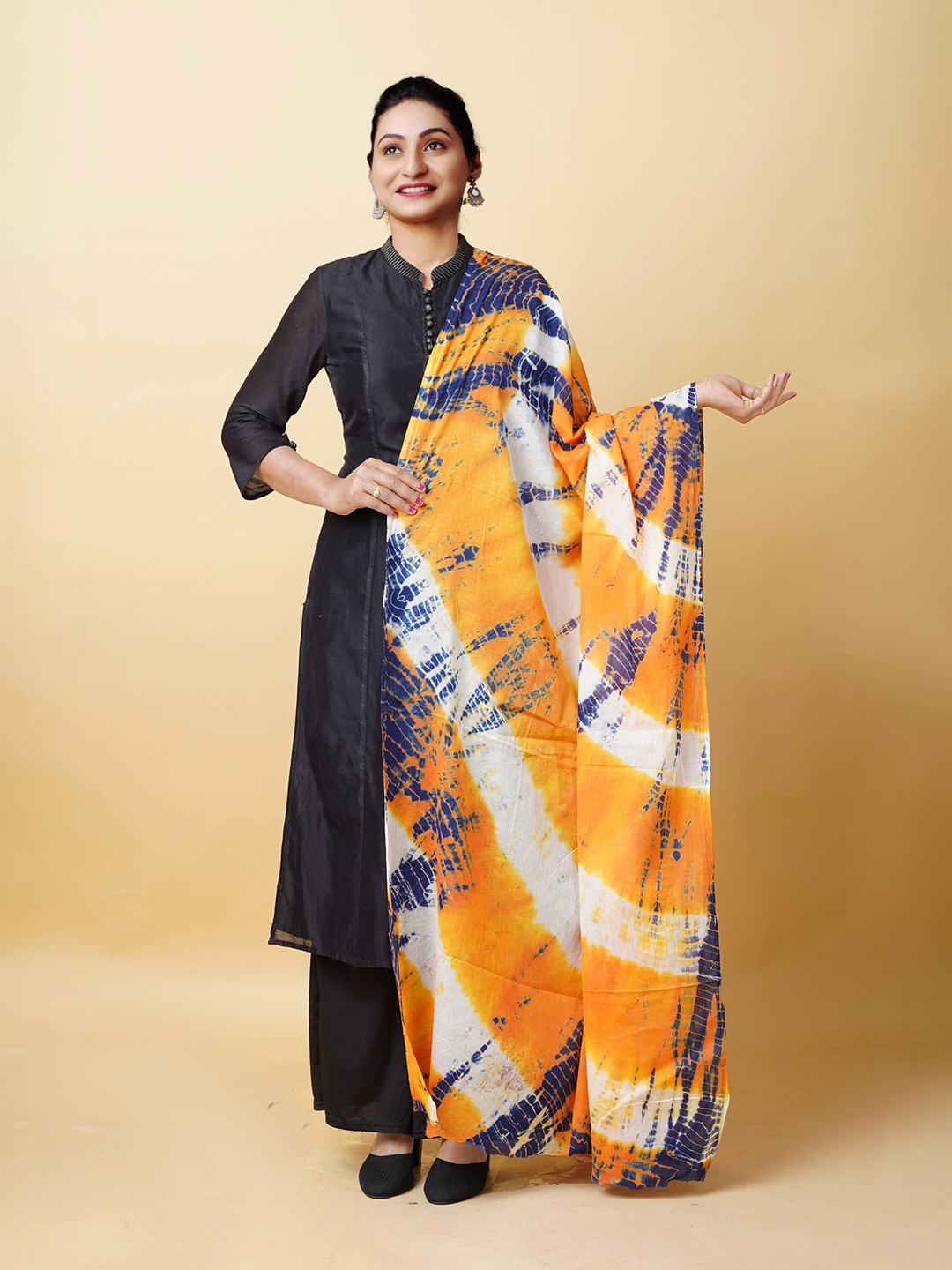 

Unnati Silks Ombre Dyed Tie and Dye Shibori Printed Dupatta, Yellow