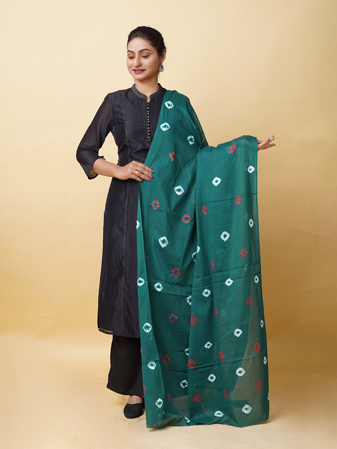 

Unnati Silks Bandhani & Shibori Printed Dupatta, Green
