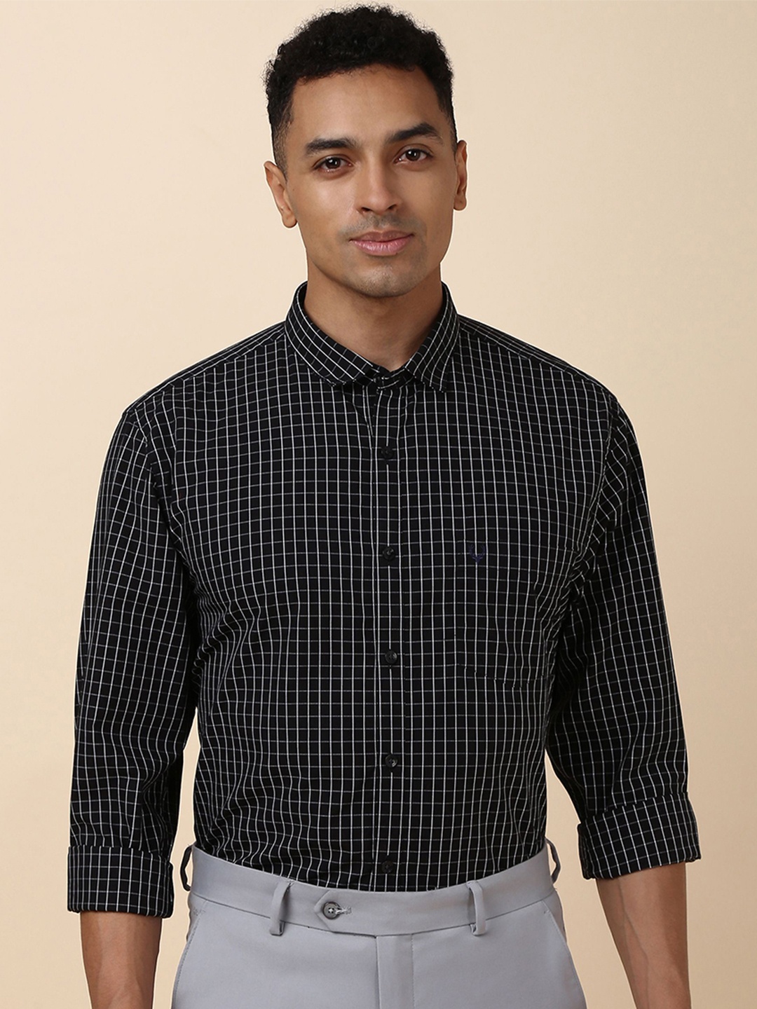 

Allen Solly Men Checked Spread Collar Slim Fit Pure Cotton Formal Shirts, Black