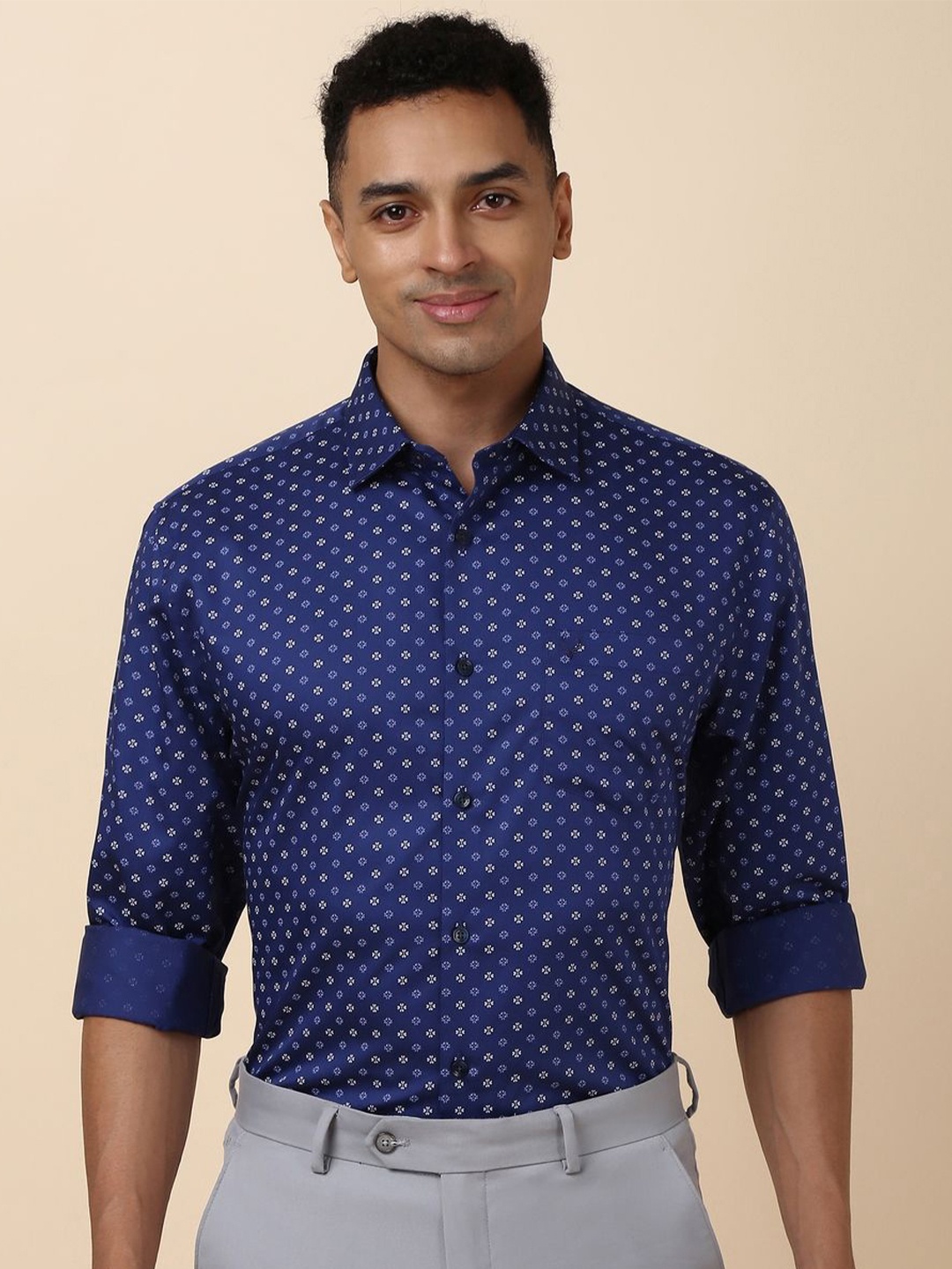 

Allen Solly Men Floral Printed Spread Collar Slim Fit Pure Cotton Formal Shirt, Blue