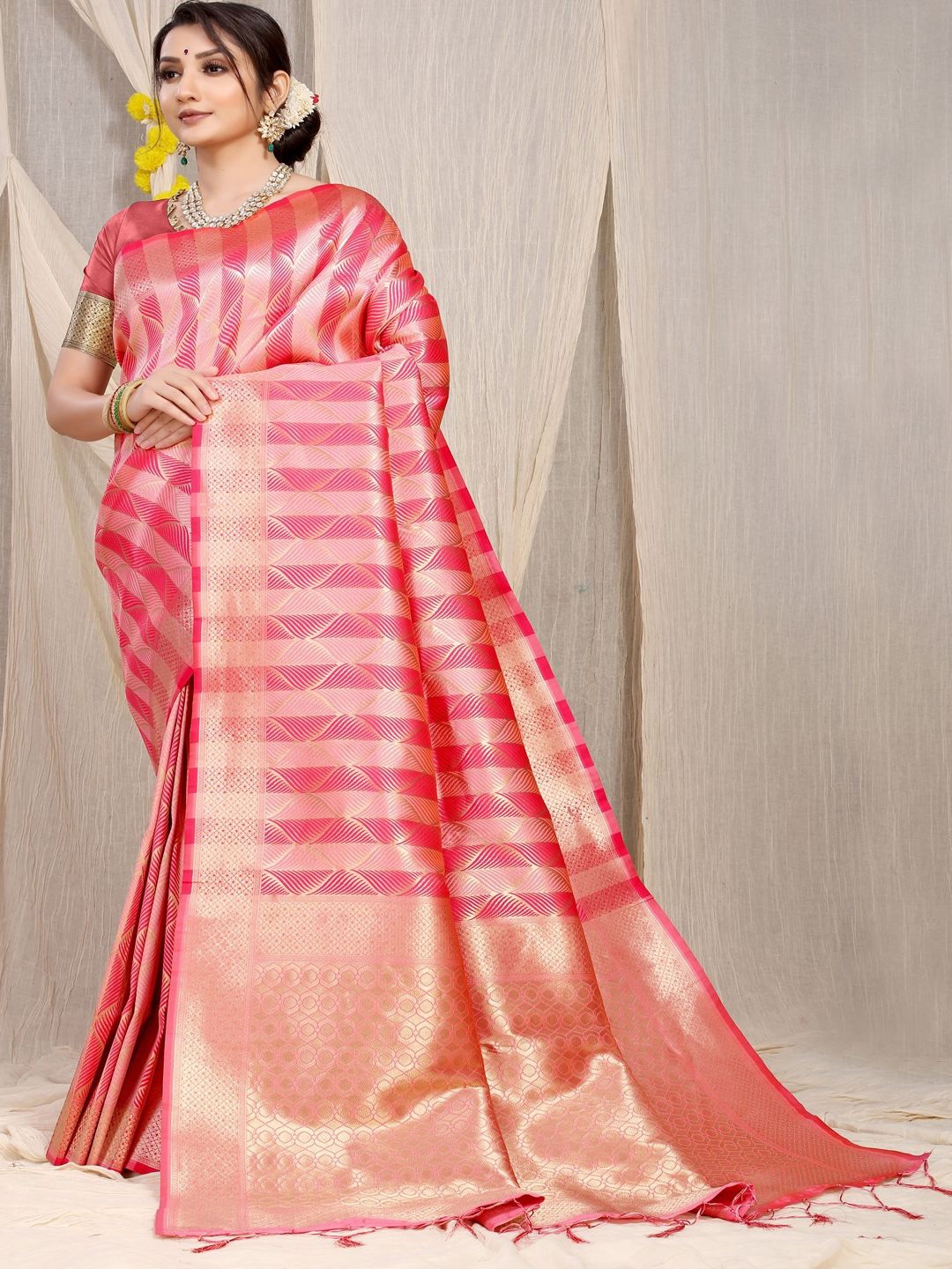 

SGF11 Woven Design Zari Kanjeevaram Saree, Pink