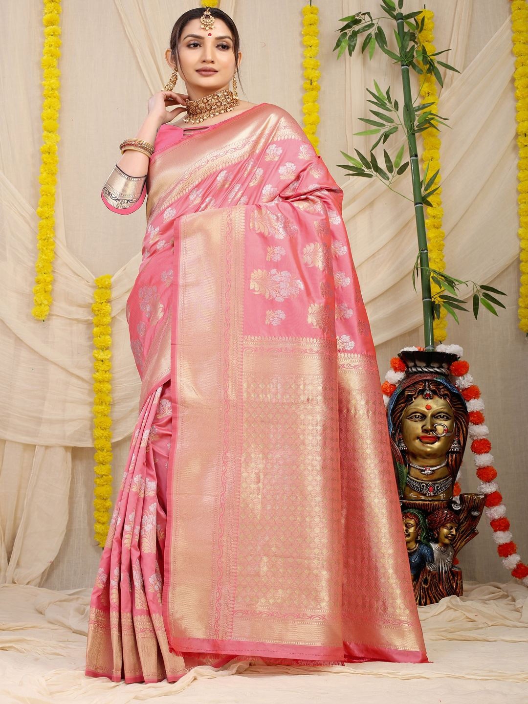 

SGF11 Ethnic Motifs Woven Design Zari Kanjeevaram Saree, Peach