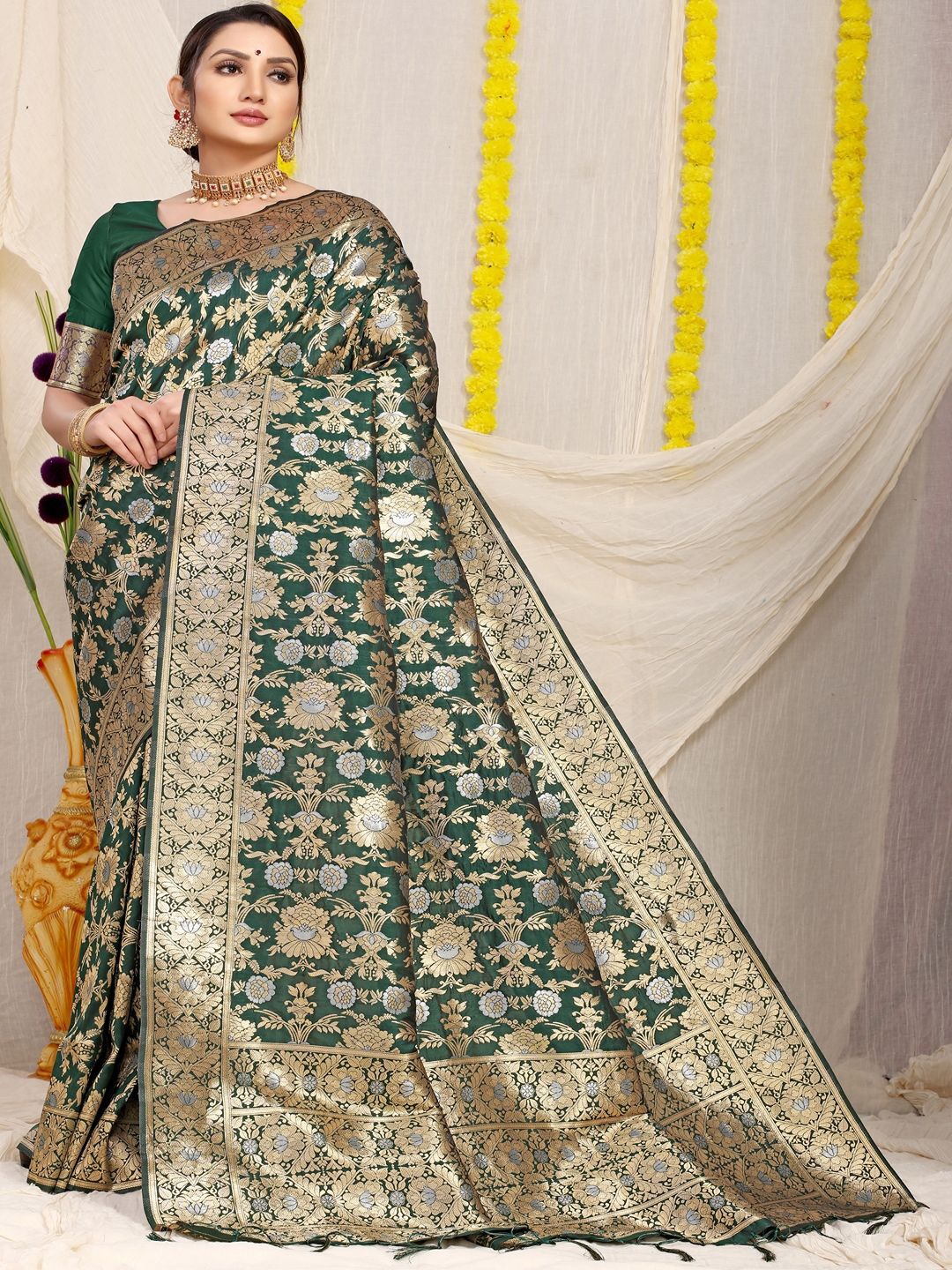 

SGF11 Floral Zari Kanjeevaram Saree, Green