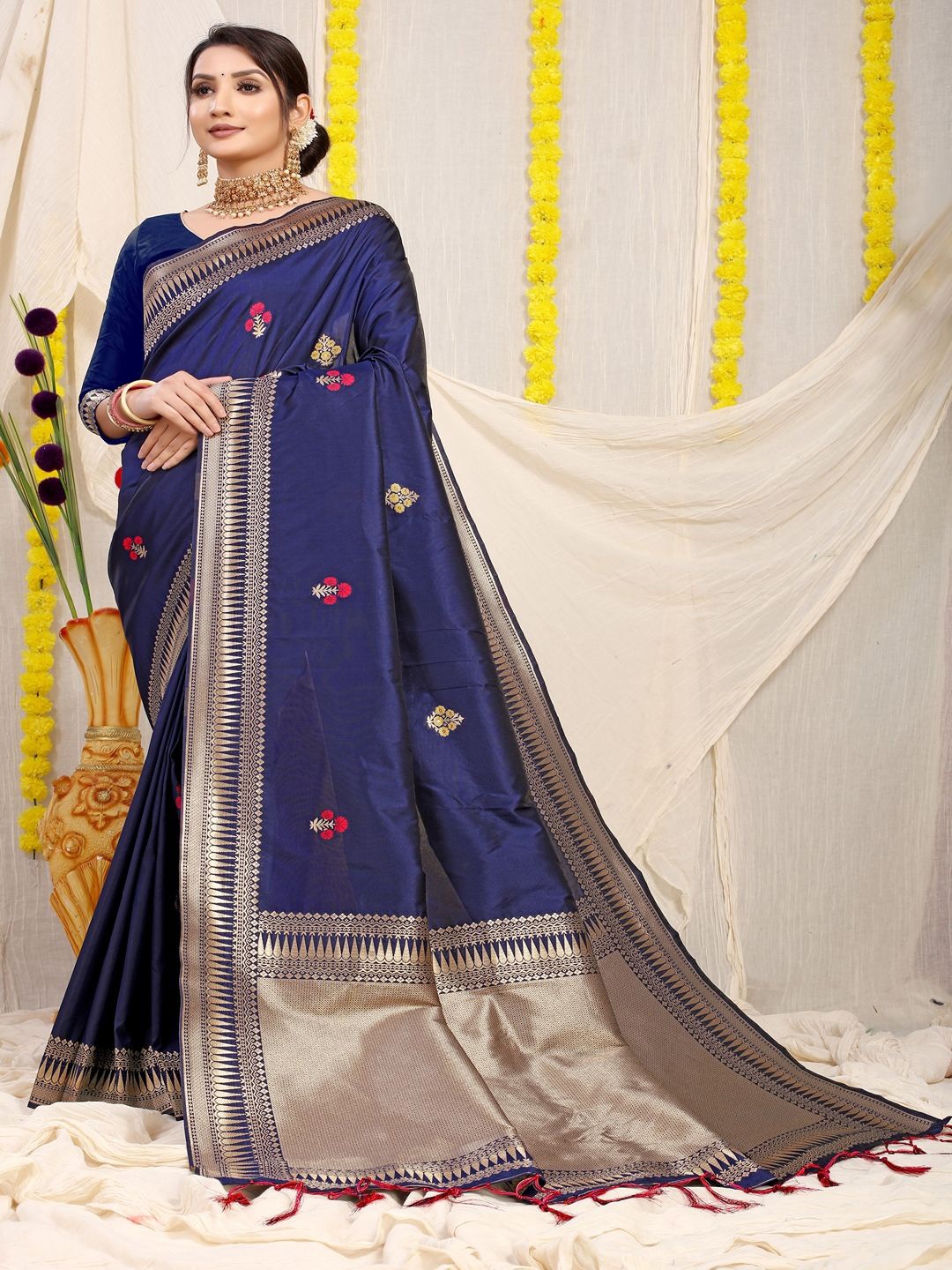 

SGF11 Ethnic Motifs Woven Design Zari Kanjeevaram Saree, Blue