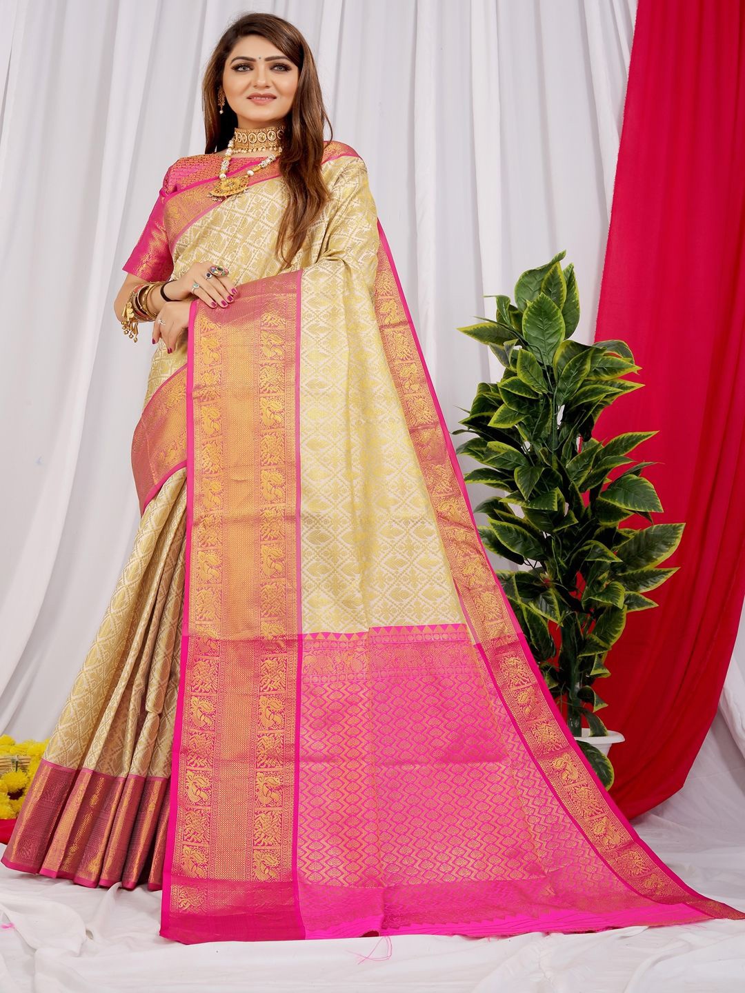 

SGF11 Woven Design Zari Kanjeevaram Saree, Off white