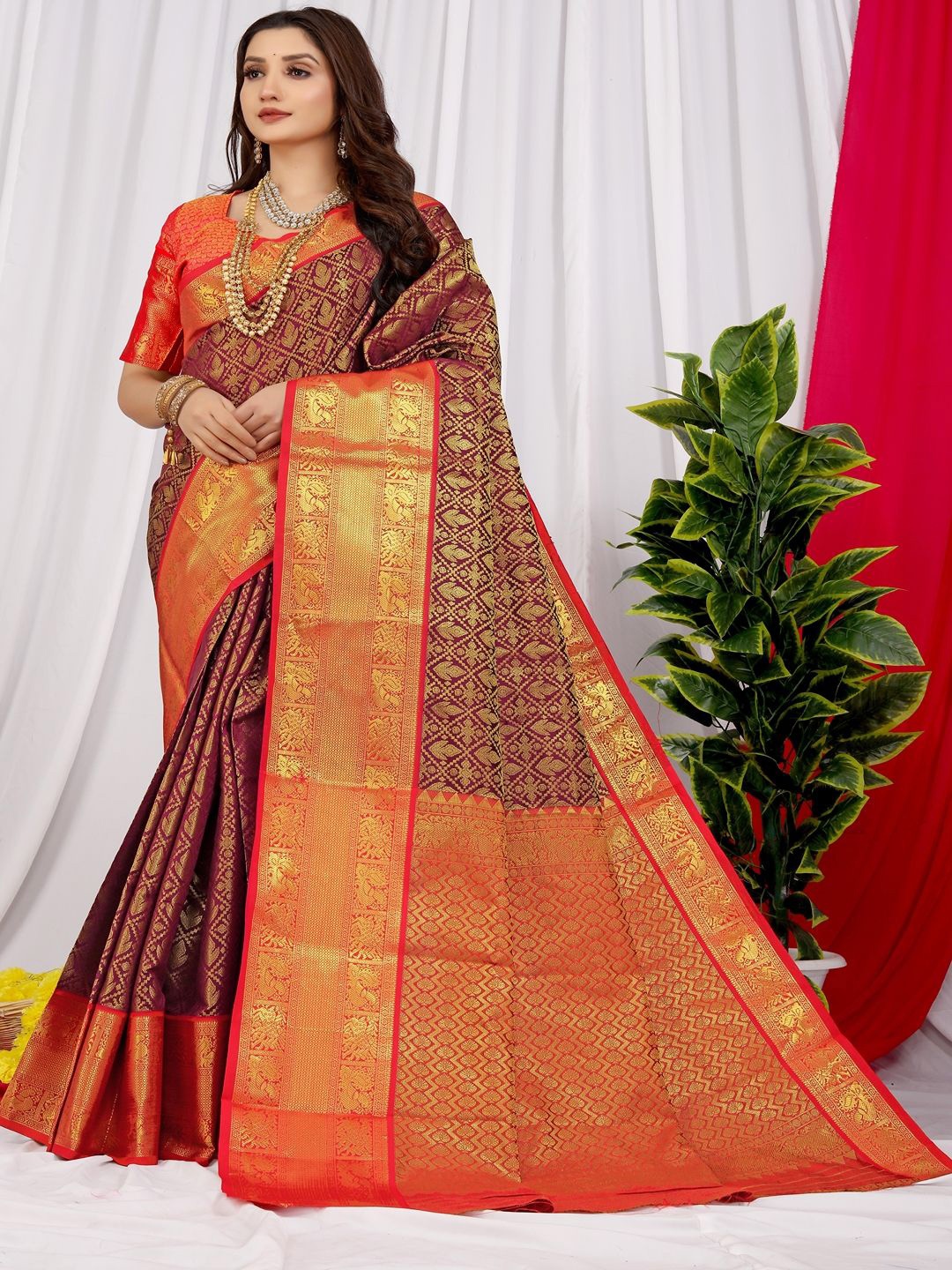 

SGF11 Woven Design Zari Kanjeevaram Saree, Maroon