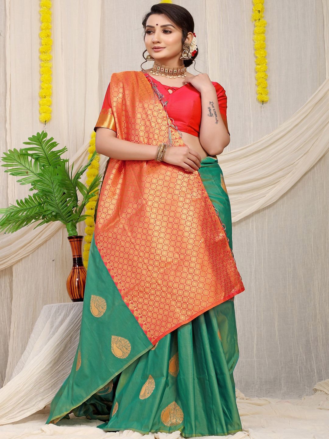 

SGF11 Woven Design Zari Kanjeevaram Saree, Green