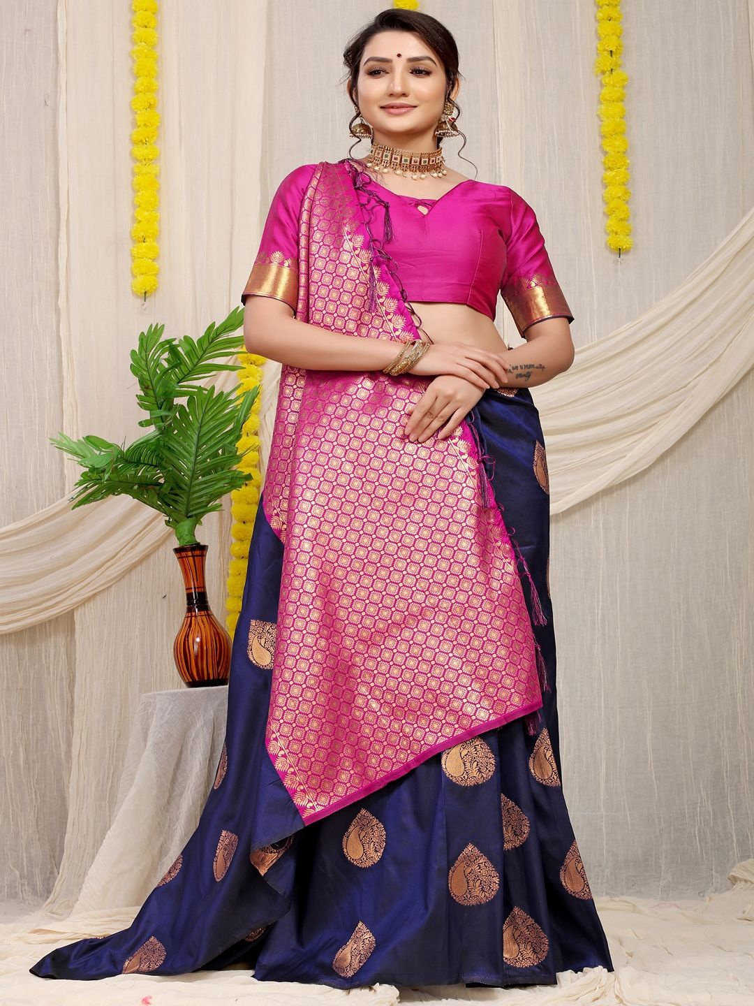 

SGF11 Woven Design Zari Kanjeevaram Saree, Navy blue