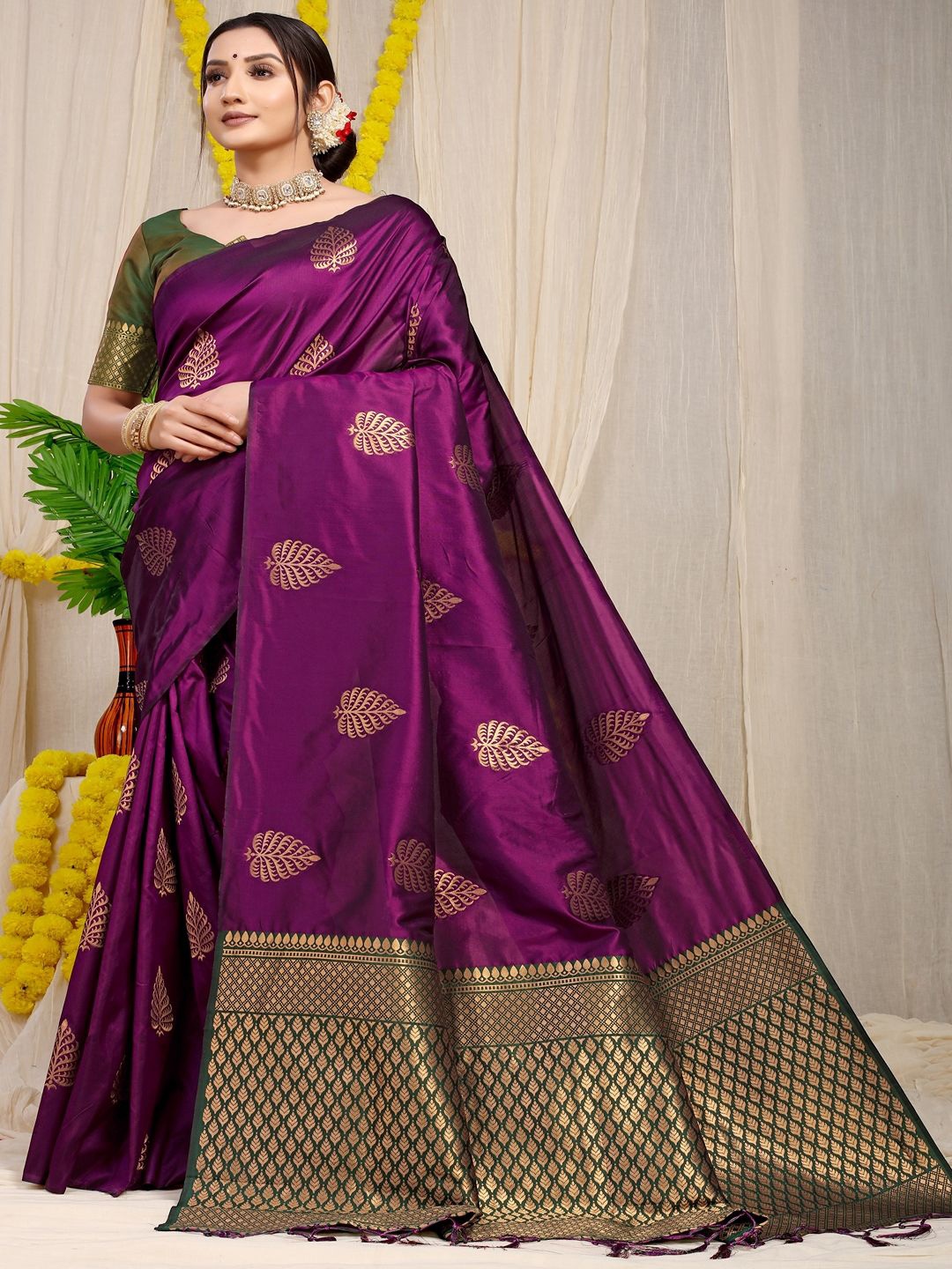 

SGF11 Ethnic Motif Kanjeevaram Saree, Magenta