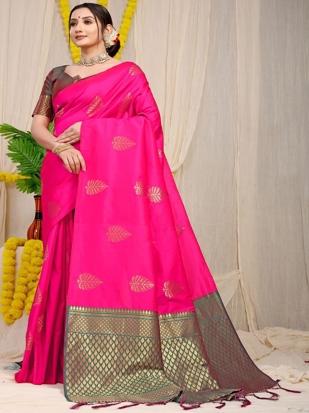 

SGF11 Floral Zari Kanjeevaram Saree, Pink