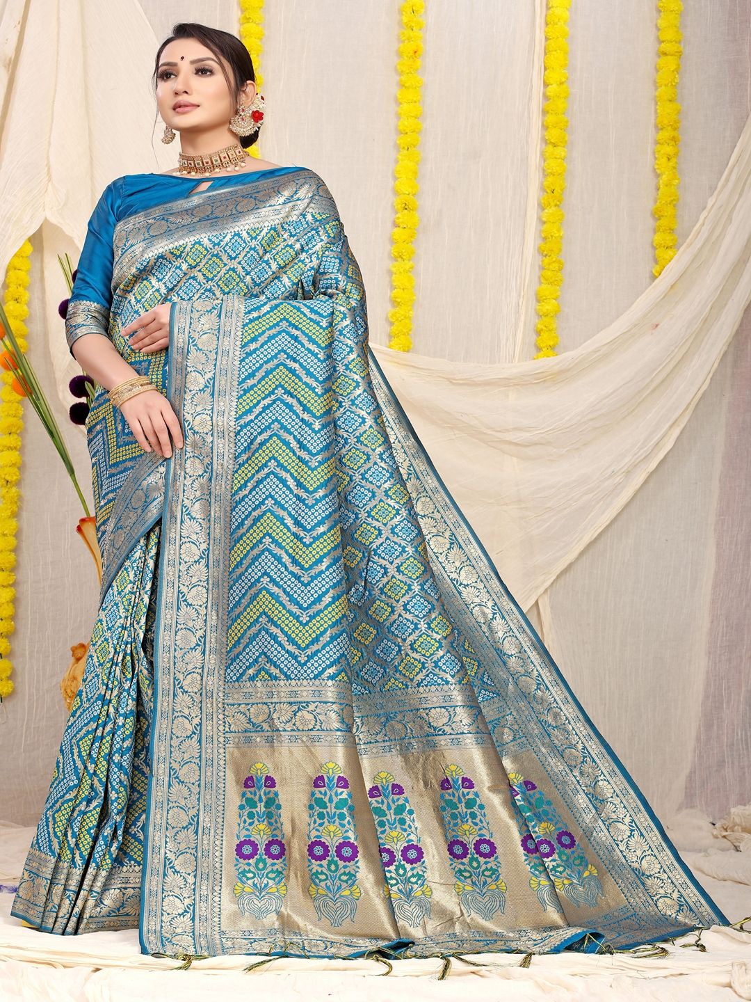 

SGF11 Ethnic Motifs Zari Art Silk Kanjeevaram Saree, Blue