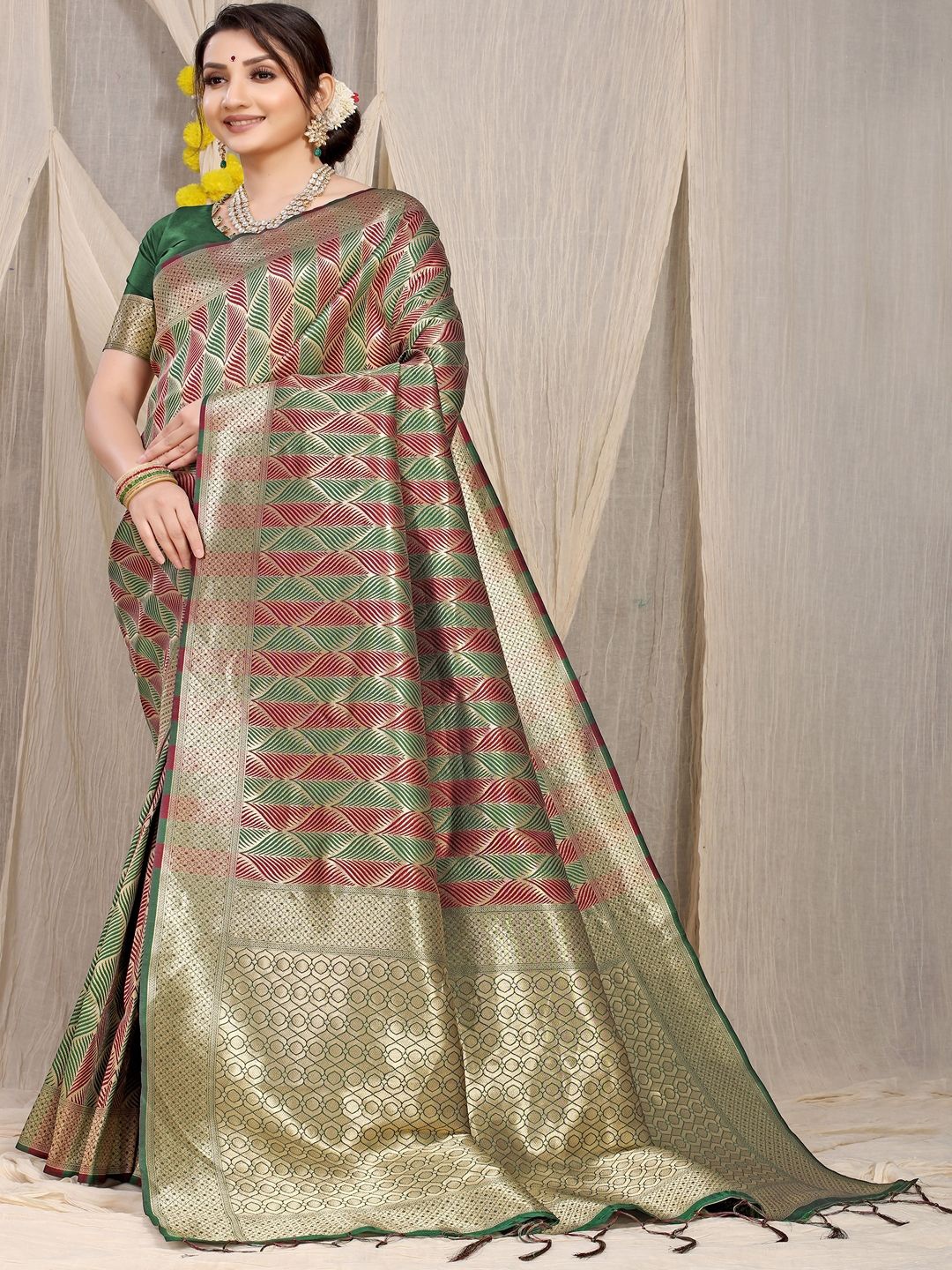 

SGF11 Woven Design Zari Kanjeevaram Saree, Green