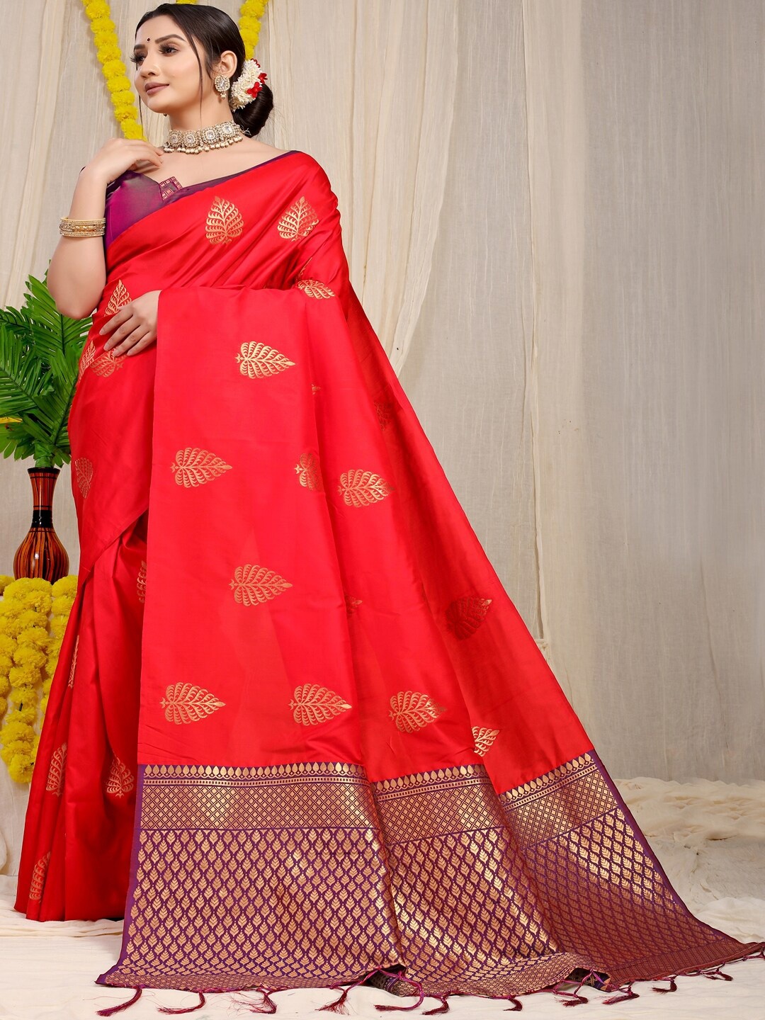 

SGF11 Woven Design Zari Kanjeevaram Saree, Red