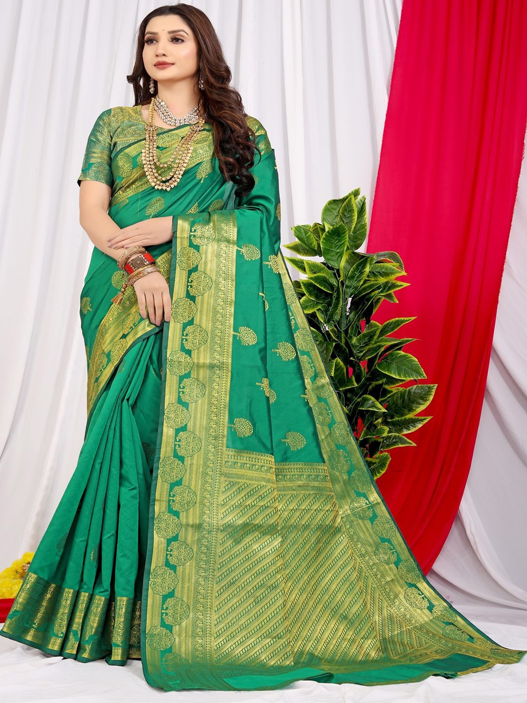 

SGF11 Woven Design Zari Kanjeevaram Saree, Green