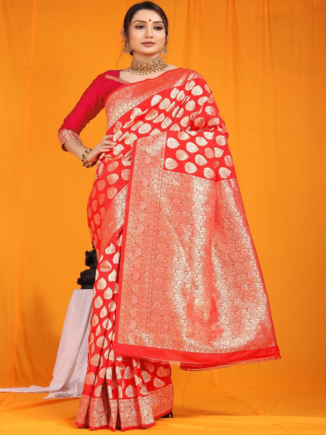 

SGF11 Woven Design Zari Kanjeevaram Saree, Red