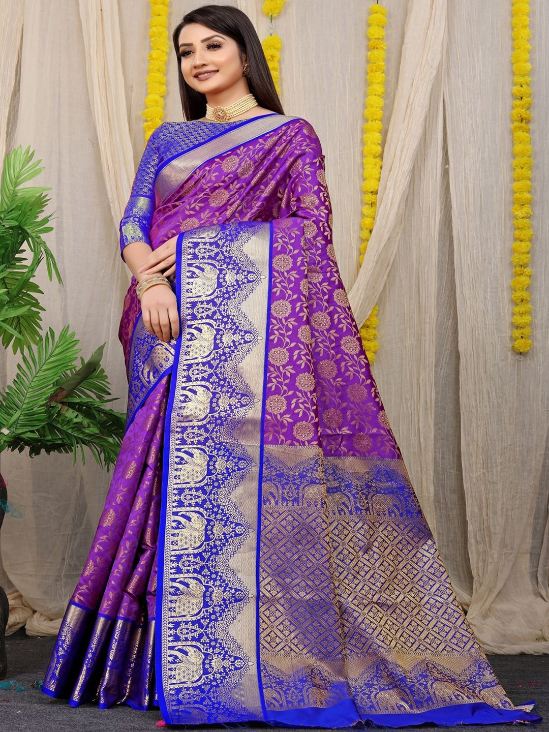 

SGF11 Ethnic Motifs Woven Design Zari Kanjeevaram Saree, Purple