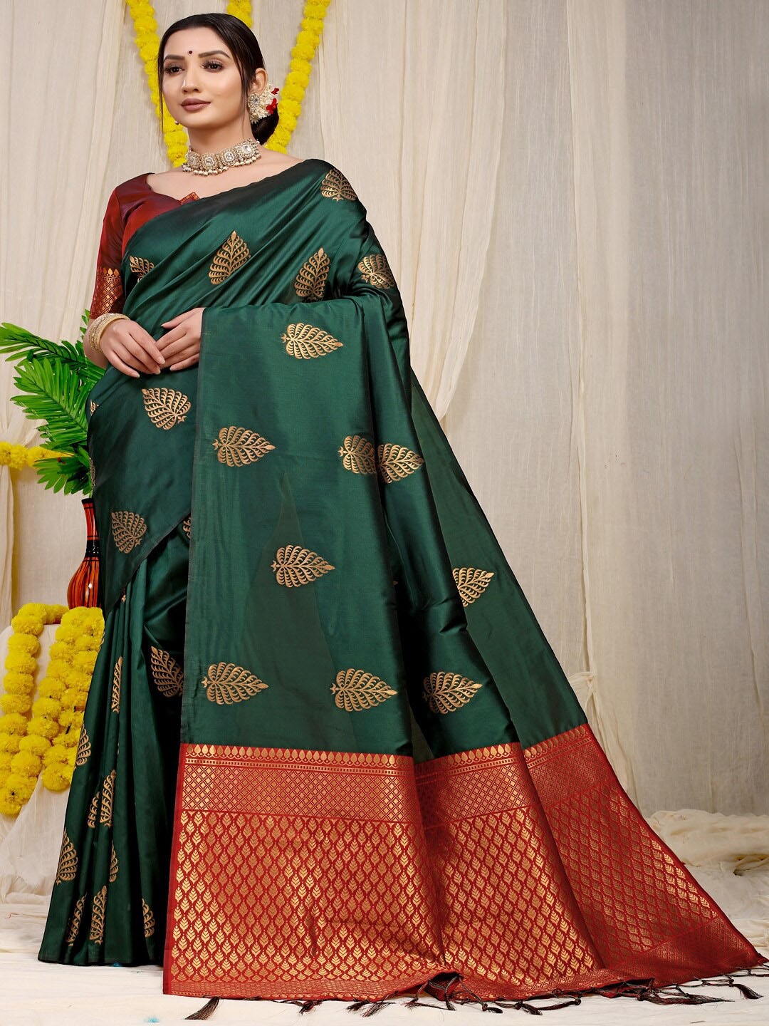 

SGF11 Woven Design Zari Kanjeevaram Saree, Green