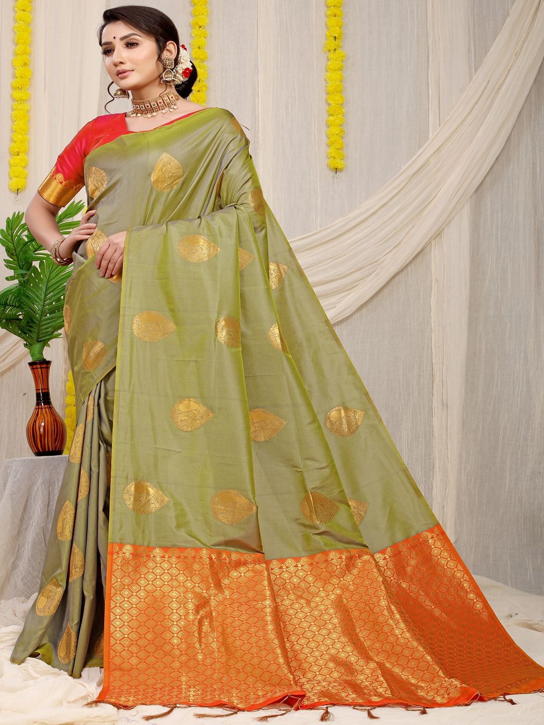 

SGF11 Woven Design Zari Kanjeevaram Saree, Green