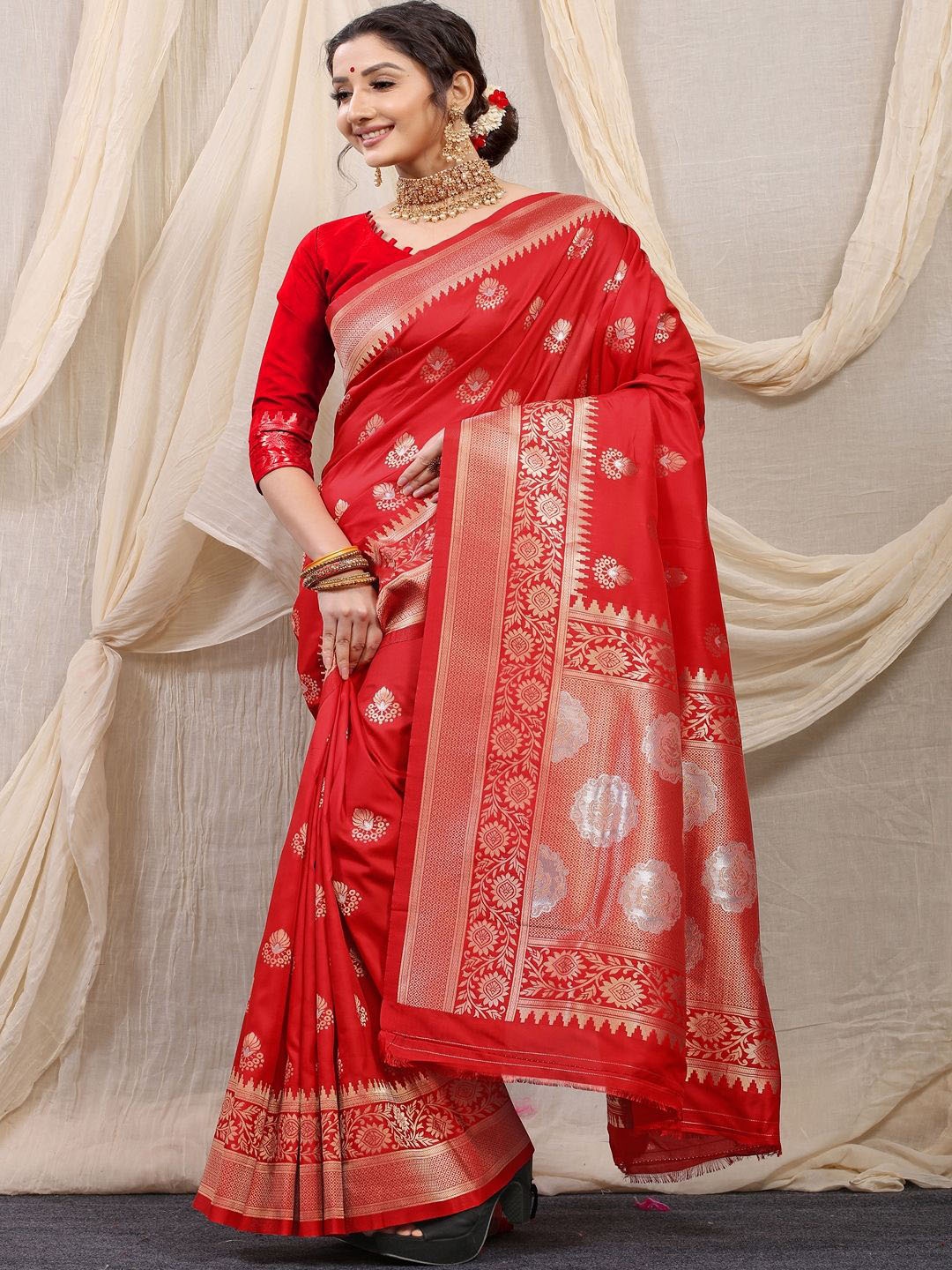 

SGF11 Woven Design Zari Kanjeevaram Saree, Red