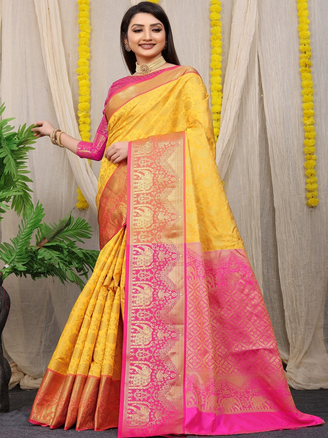 

SGF11 Woven Design Zari Kanjeevaram Saree, Yellow