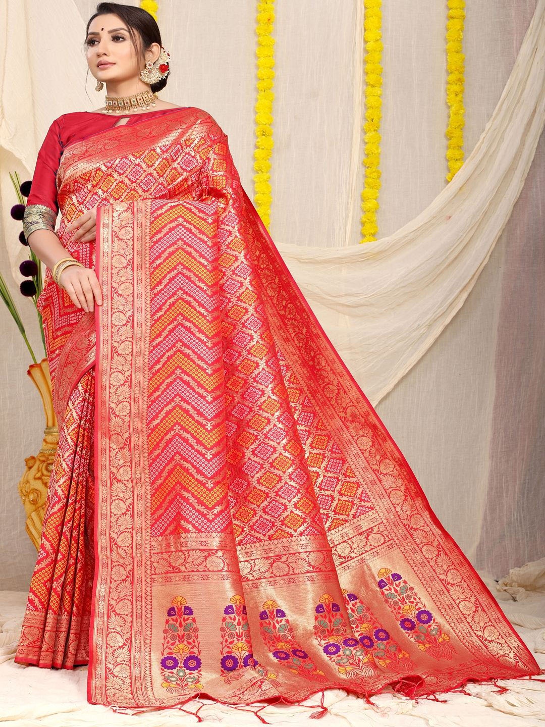 

SGF11 Woven Design Zari Kanjeevaram Saree, Red