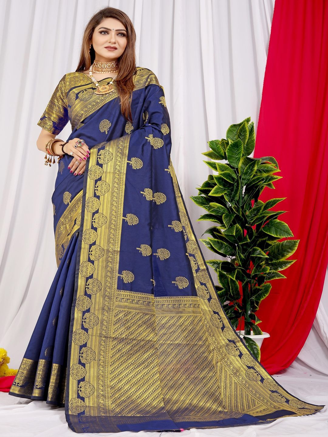 

SGF11 Woven Design Zari Kanjeevaram Saree, Navy blue