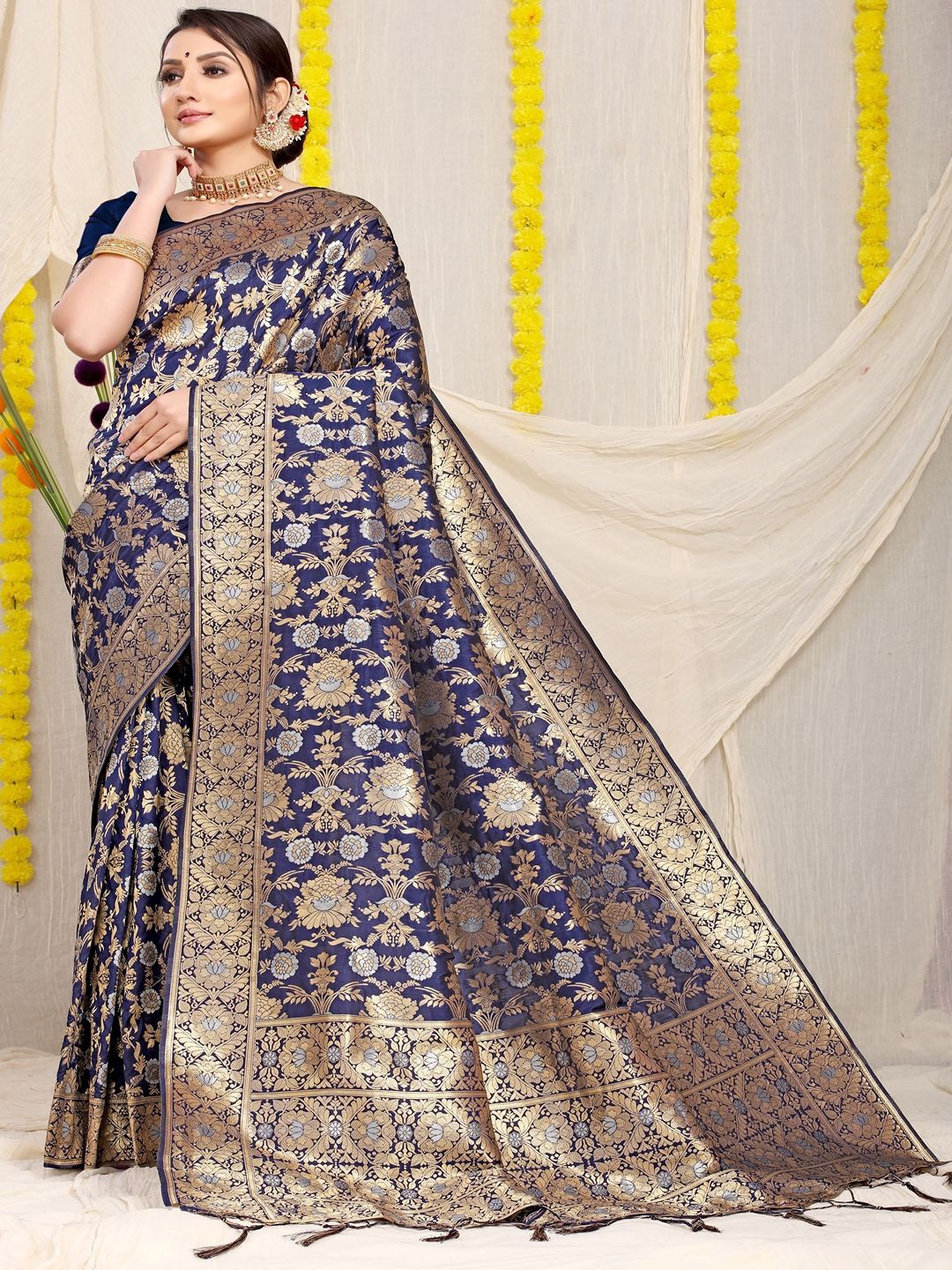 

SGF11 Floral Zari Kanjeevaram Saree, Navy blue