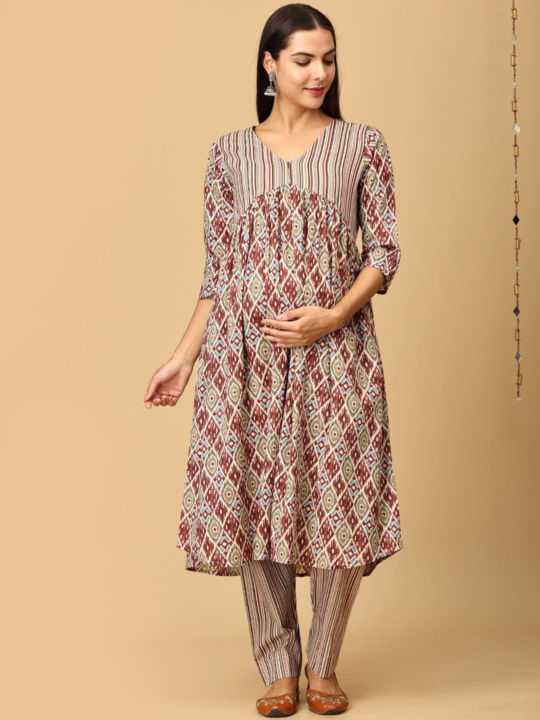 

The Mom Store Women Printed Regular Pure Cotton Kurta with Pyjamas & With Dupatta, White