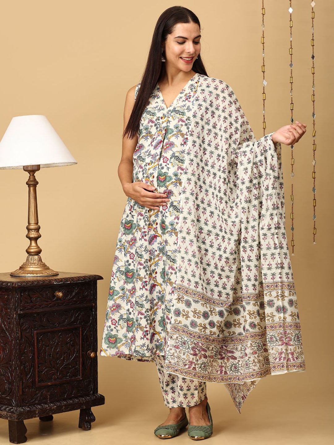 

The Mom Store Floral Printed Pure Cotton A-Line Kurta With Pyjamas & Dupatta, White