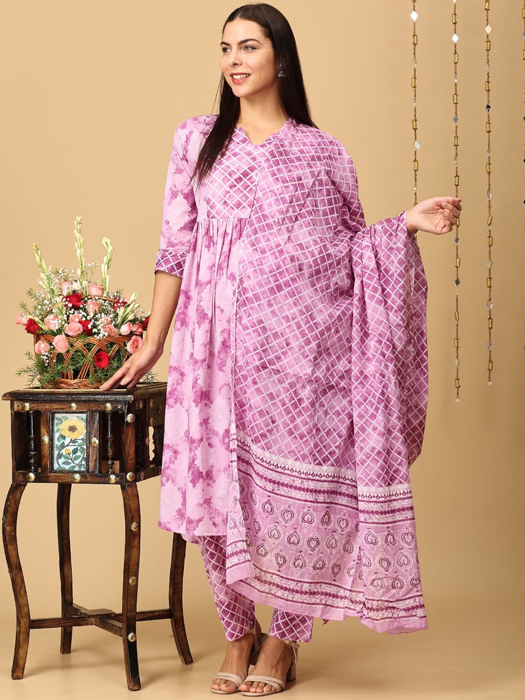 

The Mom Store Women Floral Printed Regular Pure Cotton Kurta with Pyjamas & With Dupatta, Purple