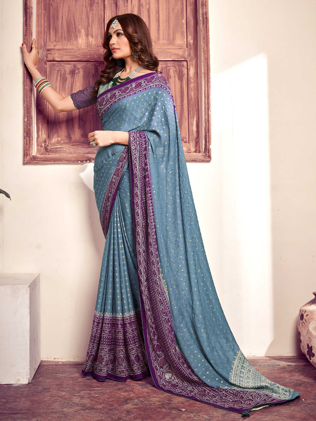 

Panzora Ethnic Motifs Saree, Grey