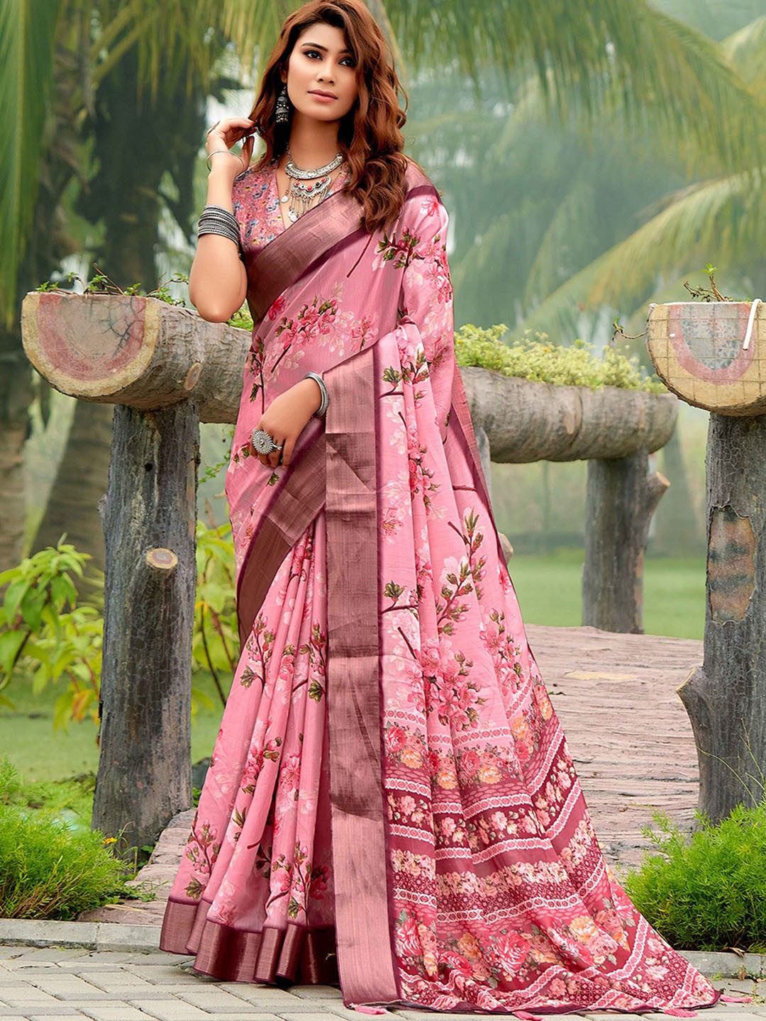 

Panzora Floral Zari Tussar Saree, Pink