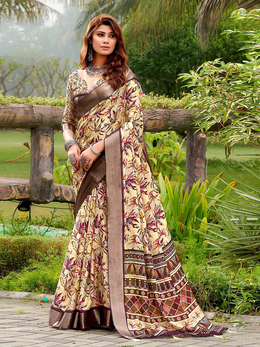 

Panzora Floral Zari Printed Tussar Saree, Beige