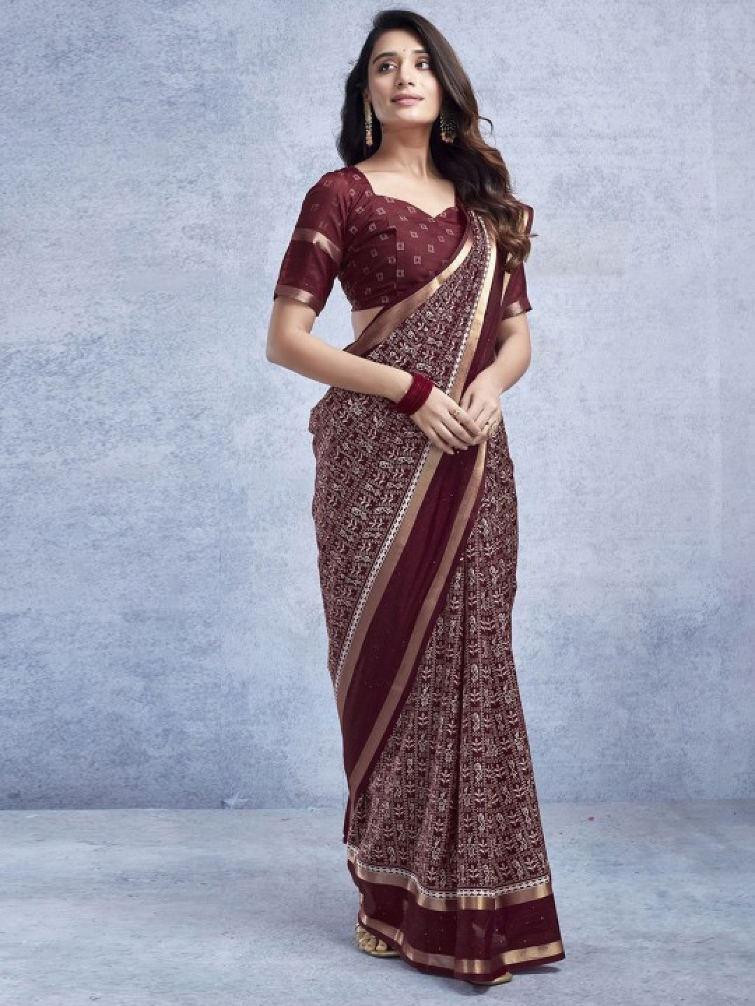 

VRAGI Warli Printed Zari Saree, Maroon