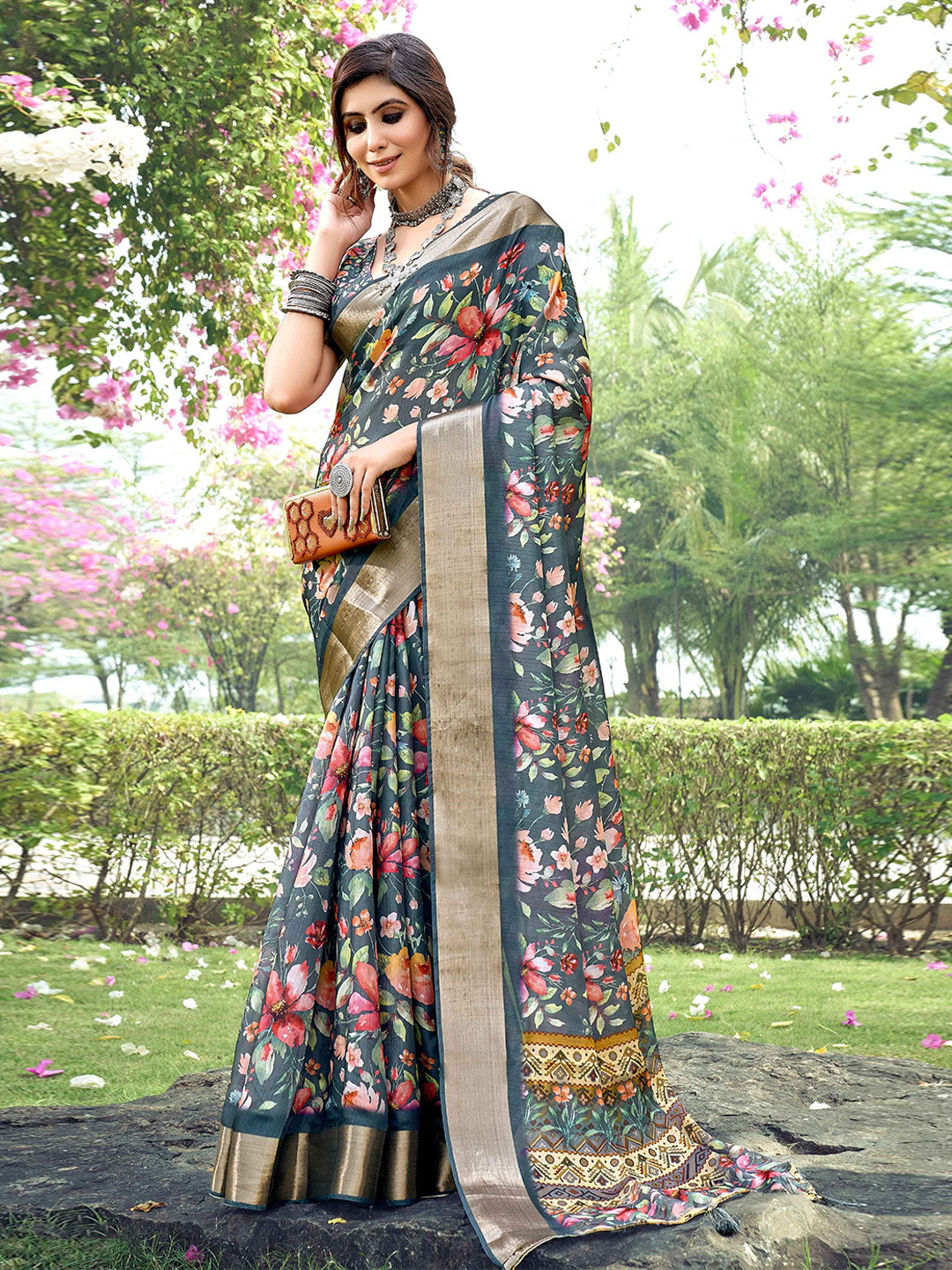 

Panzora Floral Printed Zari Tussar Saree, Grey