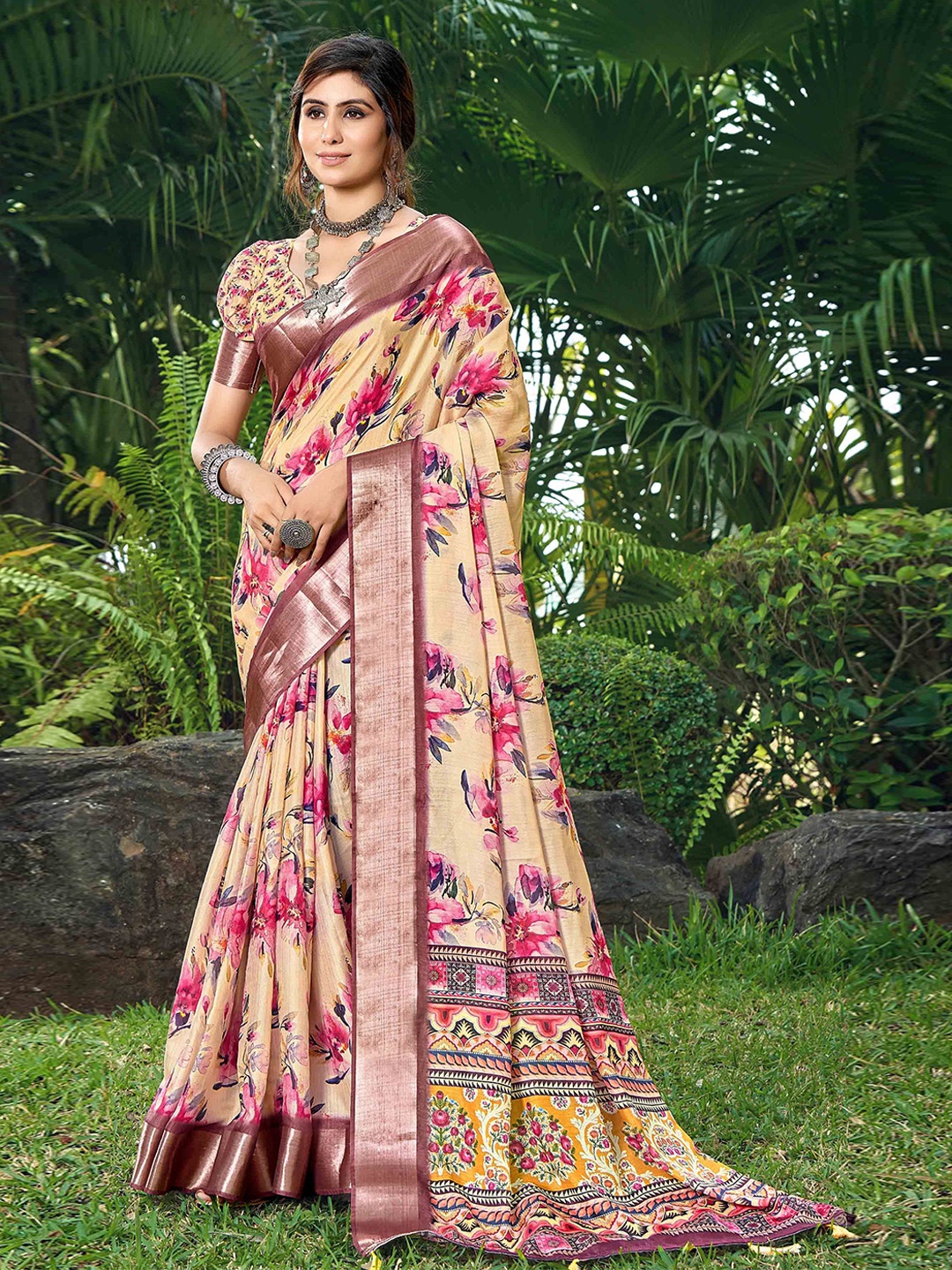 

Panzora Floral Zari Tussar Saree, Cream