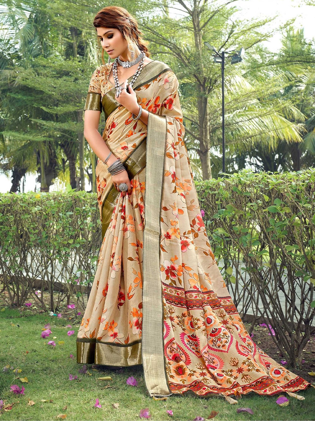 

Panzora Floral Tussar Saree, Beige