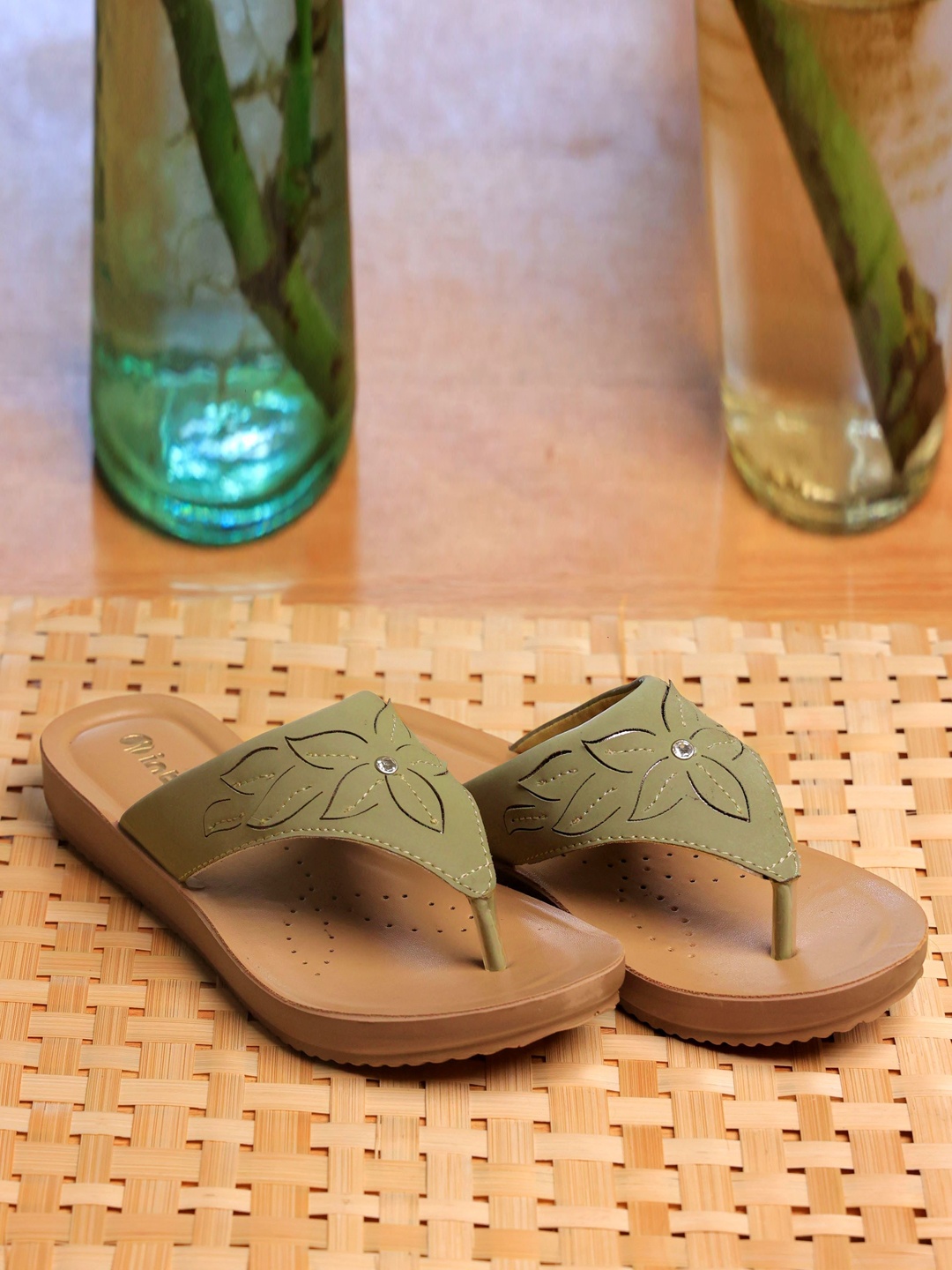 

Inblu Women T-Strap Flats, Green