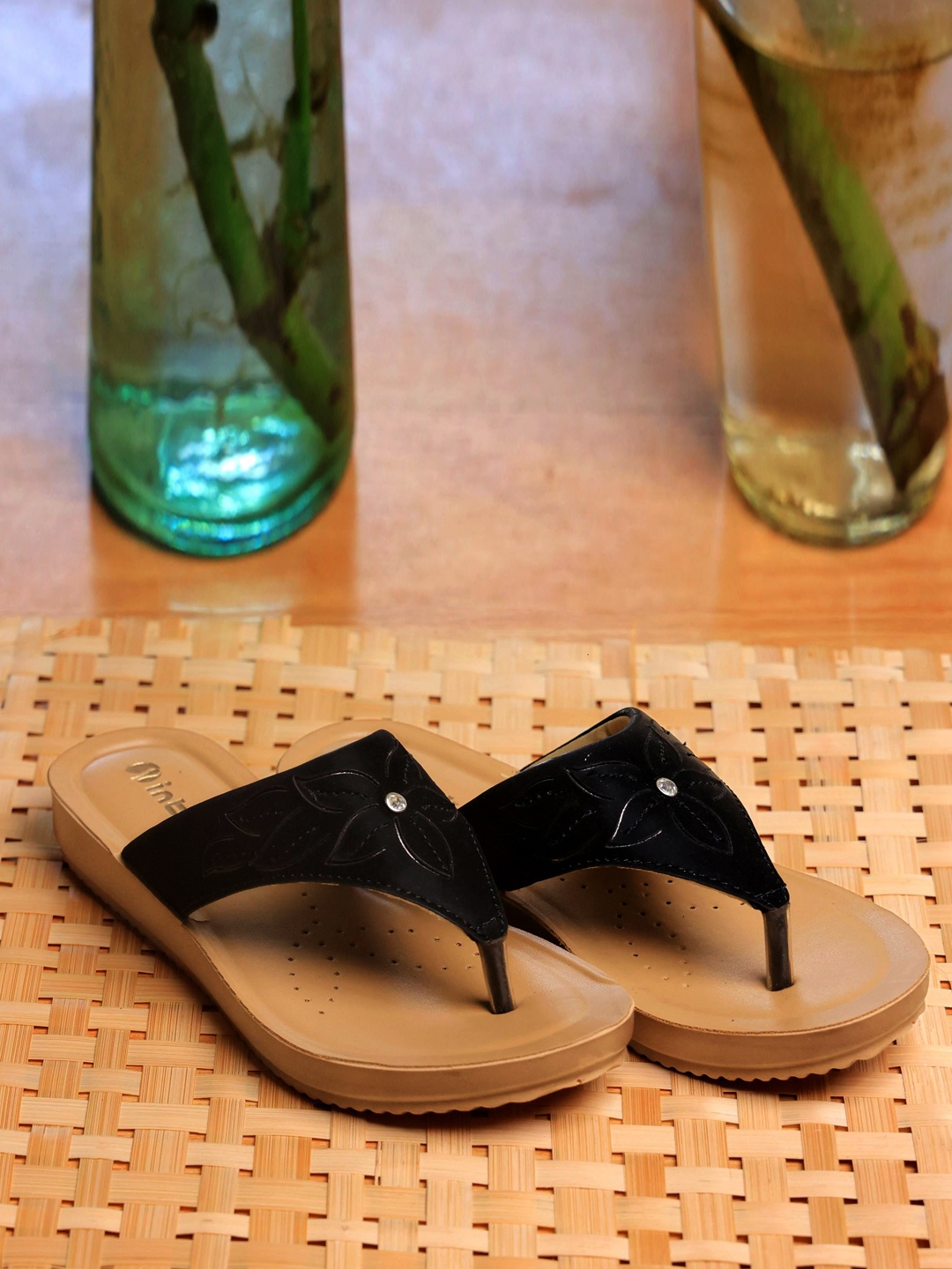 

Inblu Women T-Strap Flats, Black
