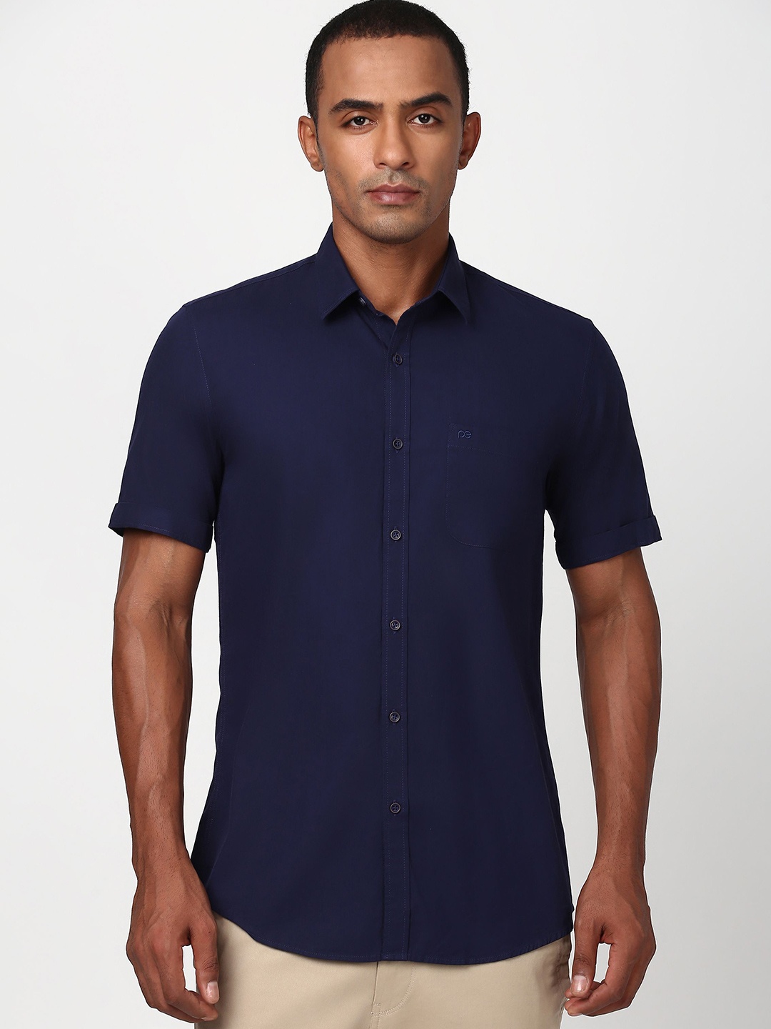 

Peter England Casuals Men Slim Fit Opaque Casual Shirt, Navy blue