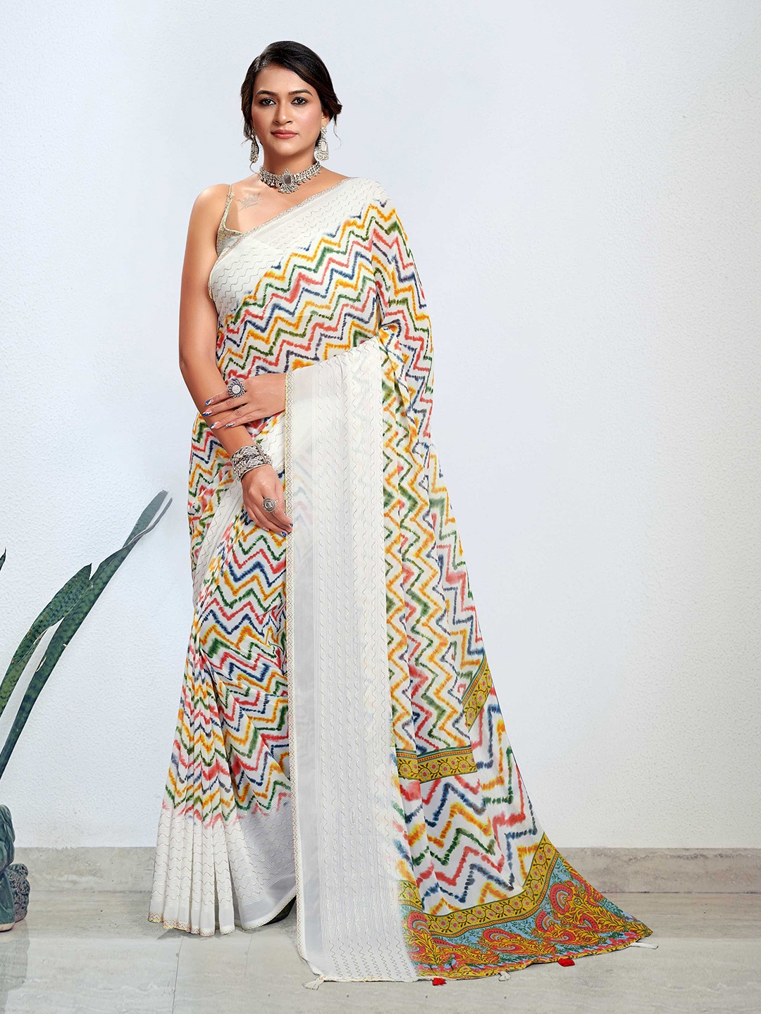 

Panzora Geometric Printed Saree, Yellow