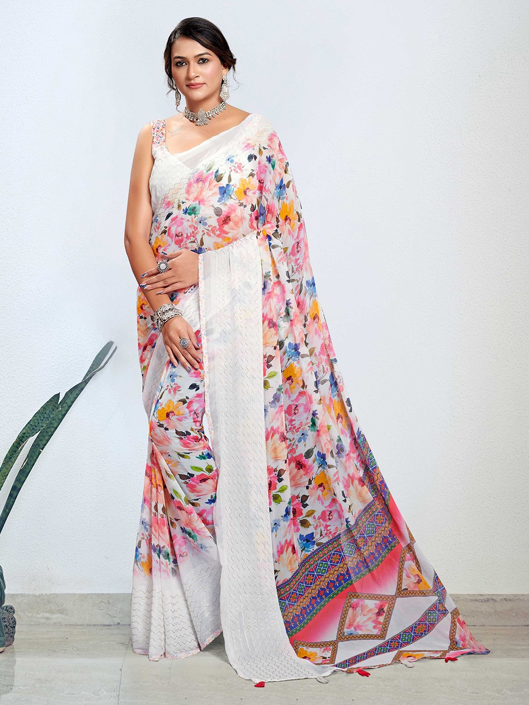 

Panzora Floral Sequinned Saree, Pink