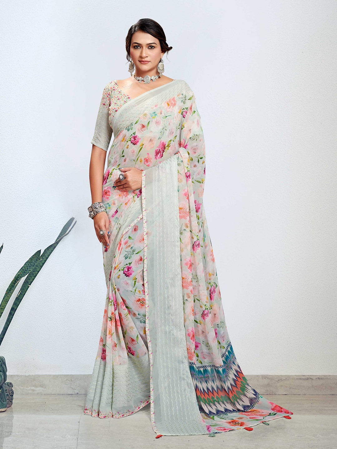 

Panzora Floral Sequinned Saree, Turquoise blue