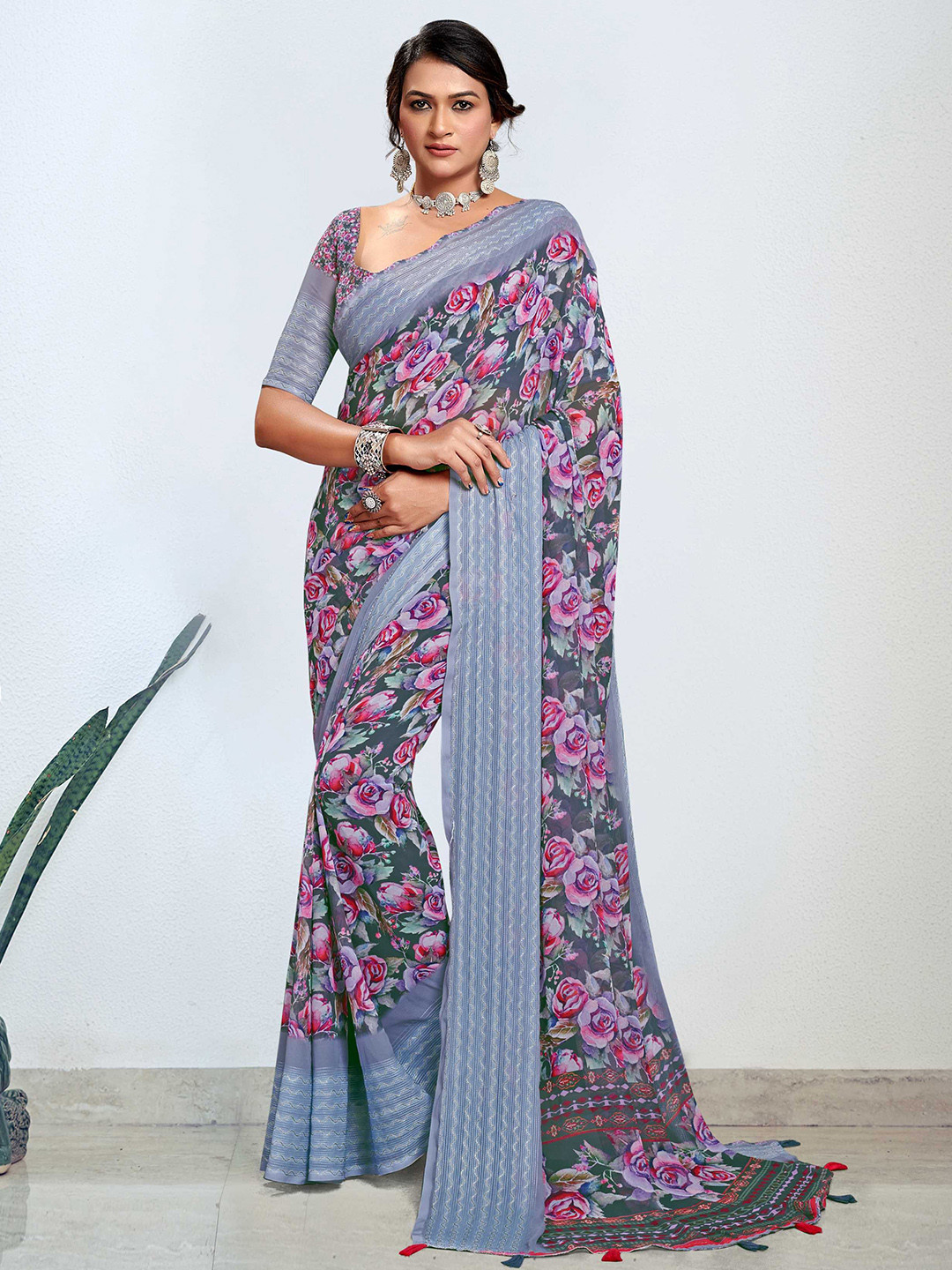 

Panzora Floral Saree, Grey